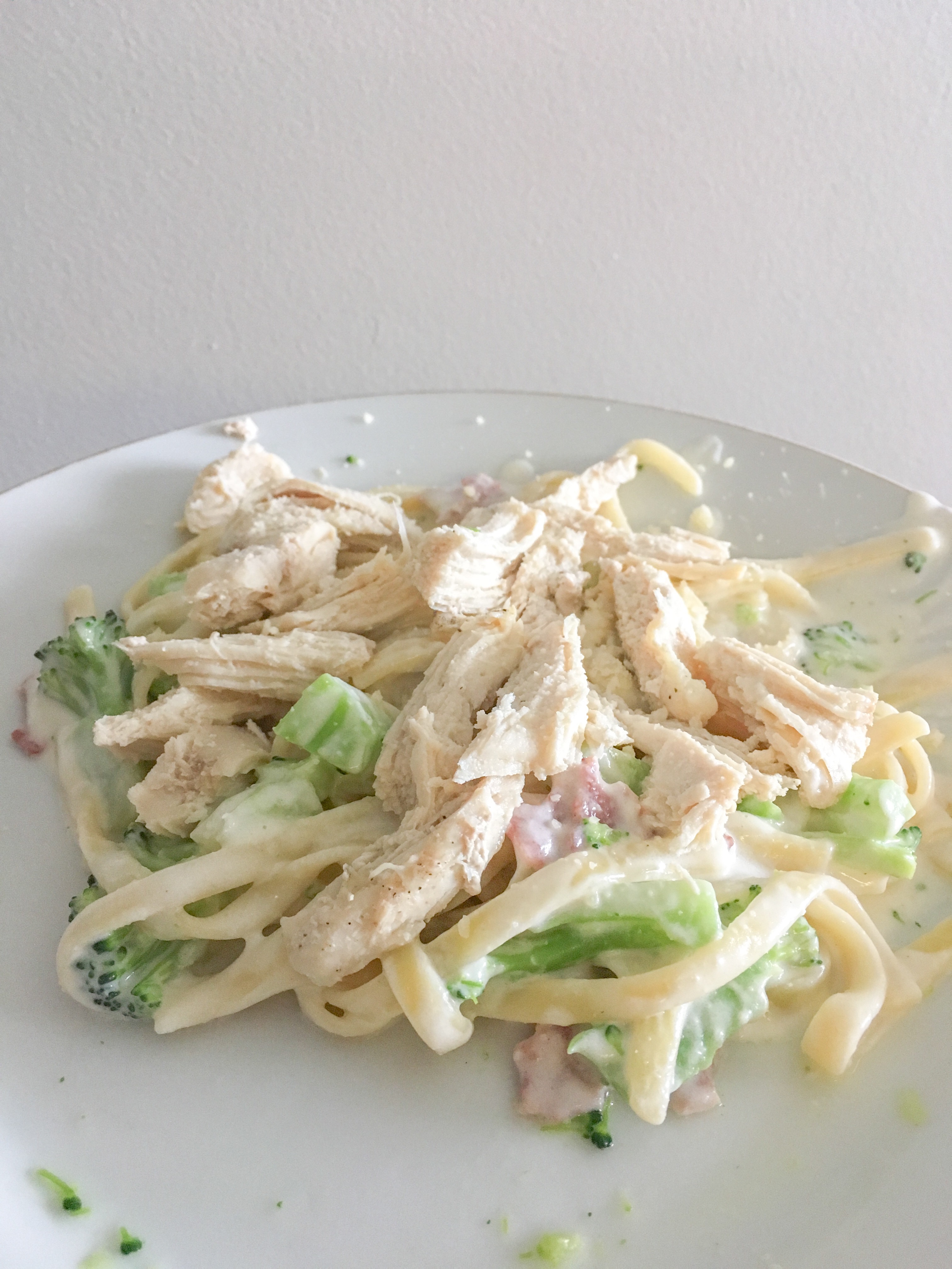 fettuccine alfredo with chicken, broccoli, and bacon.